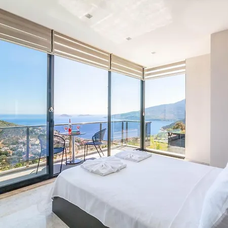 Villa Sleeps 10 With Pool Air Con And Wifi