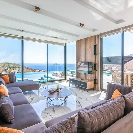 Villa Sleeps 10 With Pool Air Con And Wifi *