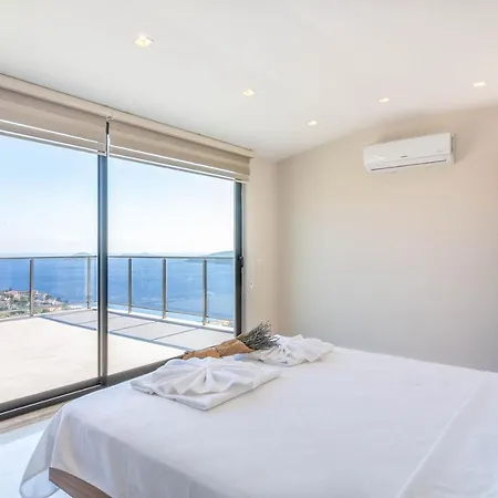 Sleeps 10 With Pool Air Con And Wifi Villa