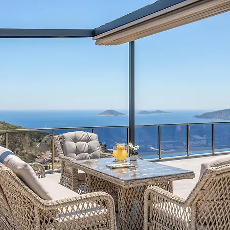 Villa Sleeps 10 With Pool Air Con And Wifi *